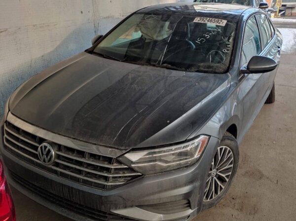 Volkswagen Jetta купить в Москве