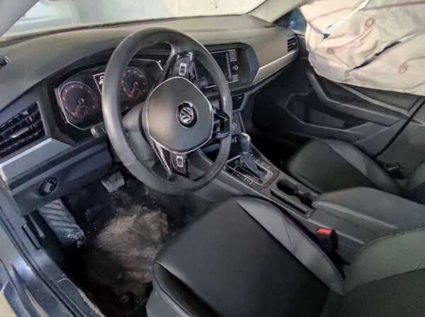 Volkswagen Jetta купить в Москве