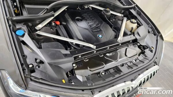 BMW X7 xDrive 40i купить в москве - авто из кореи