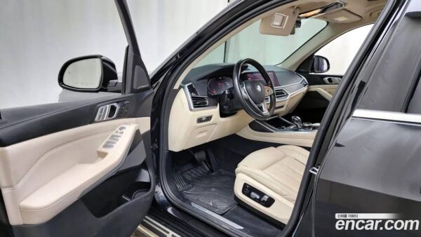 BMW X7 xDrive 40i купить в москве - авто из кореи