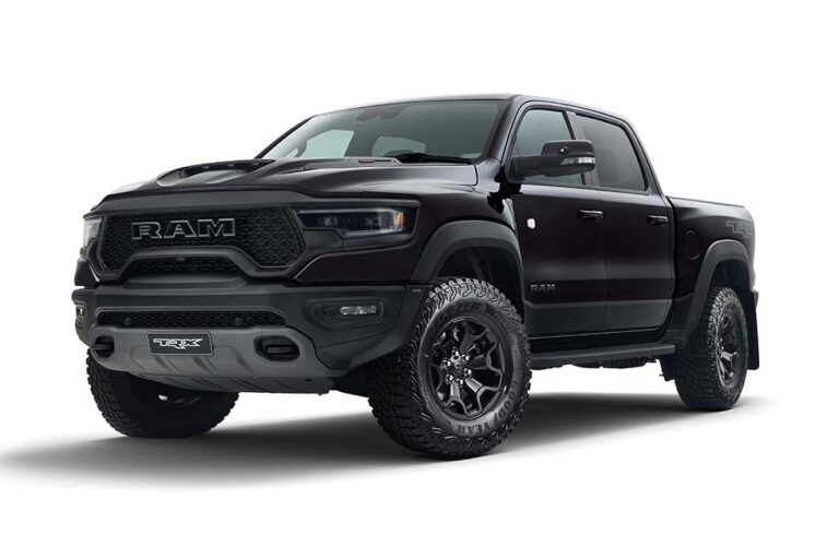 Мощь и проходимость на пике: разбираемся в Dodge Ram TRX